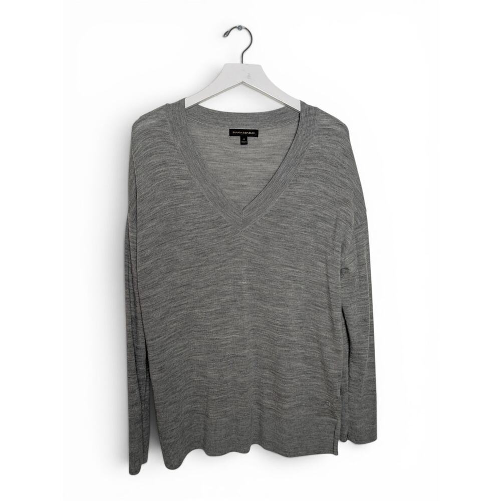 Banana Republic Deep V-Neck 100% Merino Wool Sweater - Size Medium